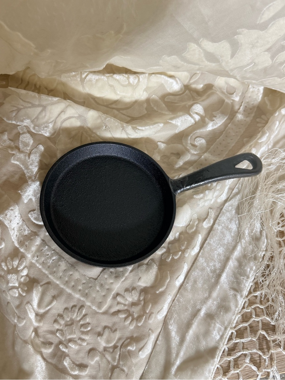Black Cast Iron Skillet Pan with Handle - Home Kitchen